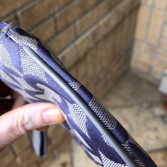 Authentic Coach Wristlet modern logo EUC Lavender - Picture 7 of 10